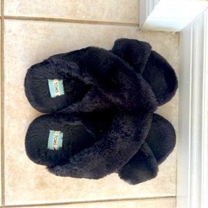 TOMS Black Fluffy Slippers